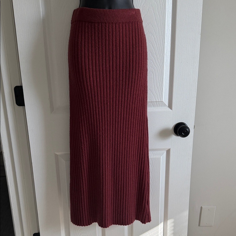Listicle Ribbed Maxi Skirt in Rust